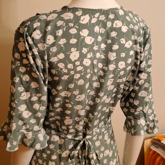 NEW Floral Wrap Dress - Picture 6 of 11